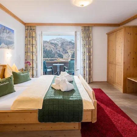 Gaestehaus Edelweiss 3* קרימל